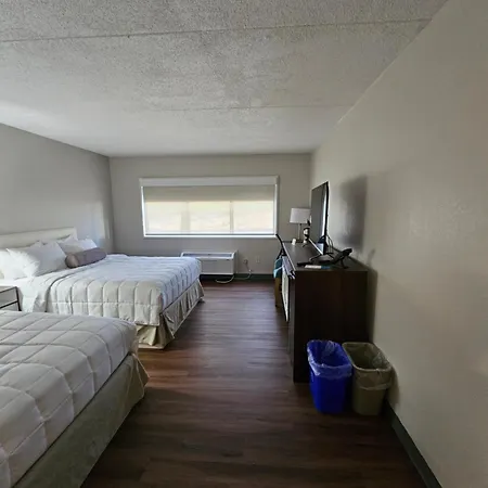 Germaine Inn South Portland Room photo